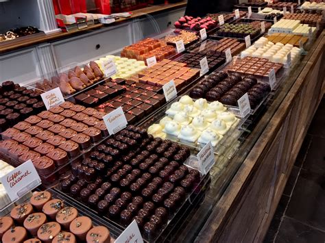 chocolate shops in brussels belgium